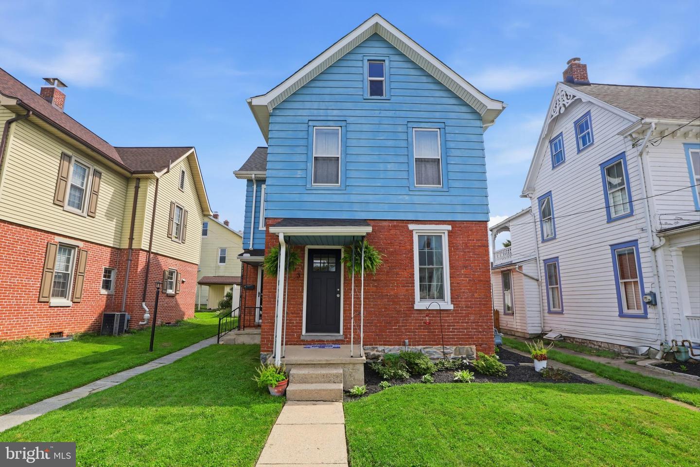 403 WALNUT ST