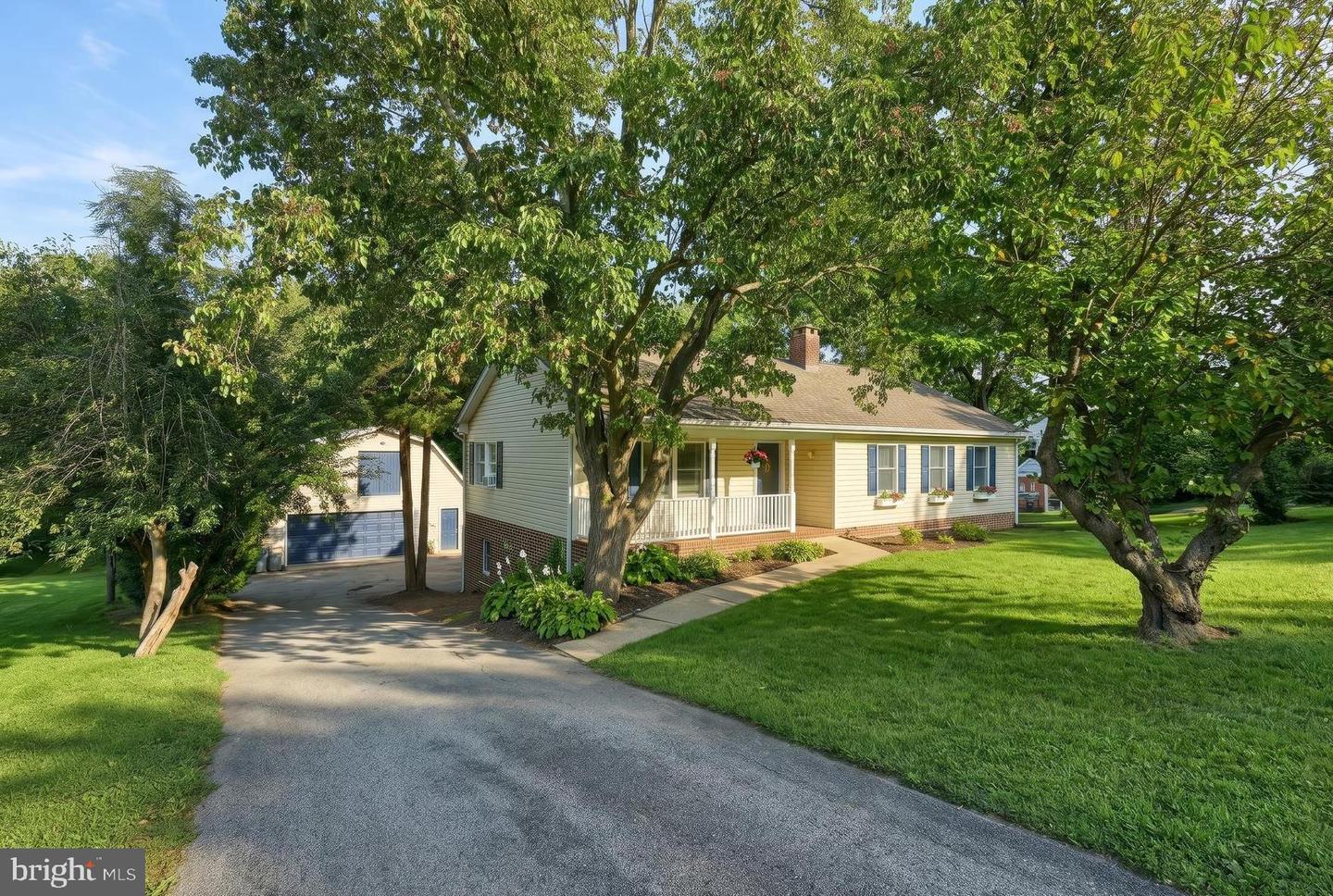 208 Troy Rd Property Photo 1