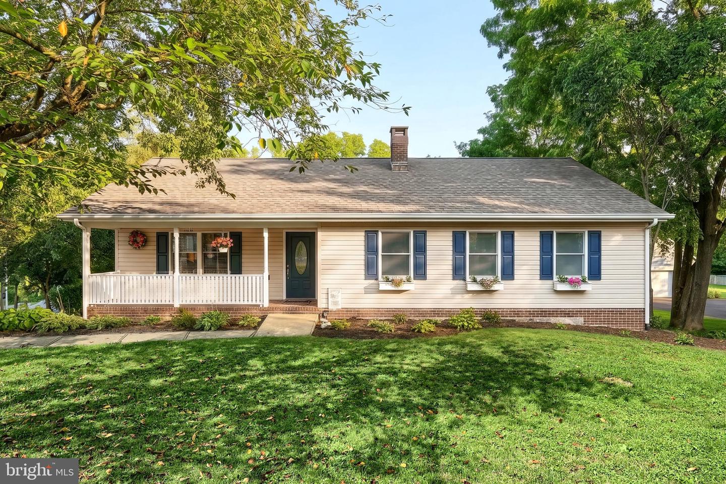 208 Troy Rd Property Photo 2