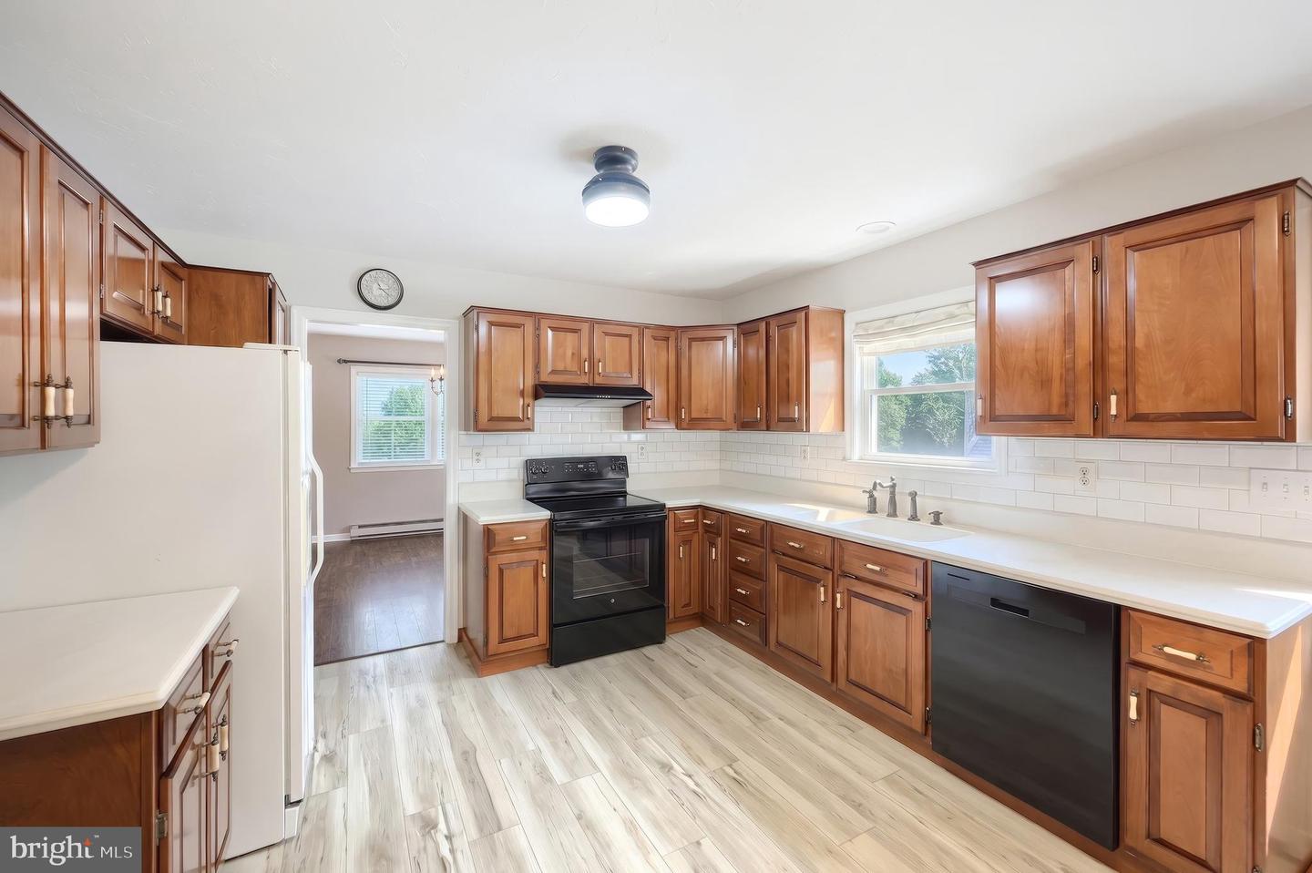 208 Troy Rd Property Photo 5
