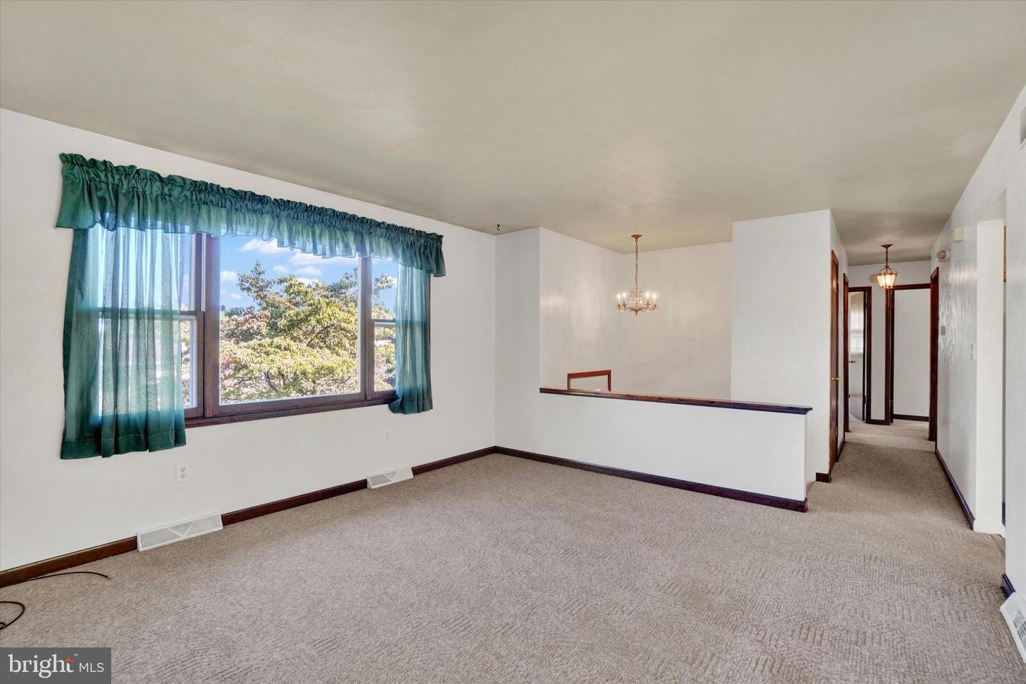 3490 Kingston Rd Property Photo 10