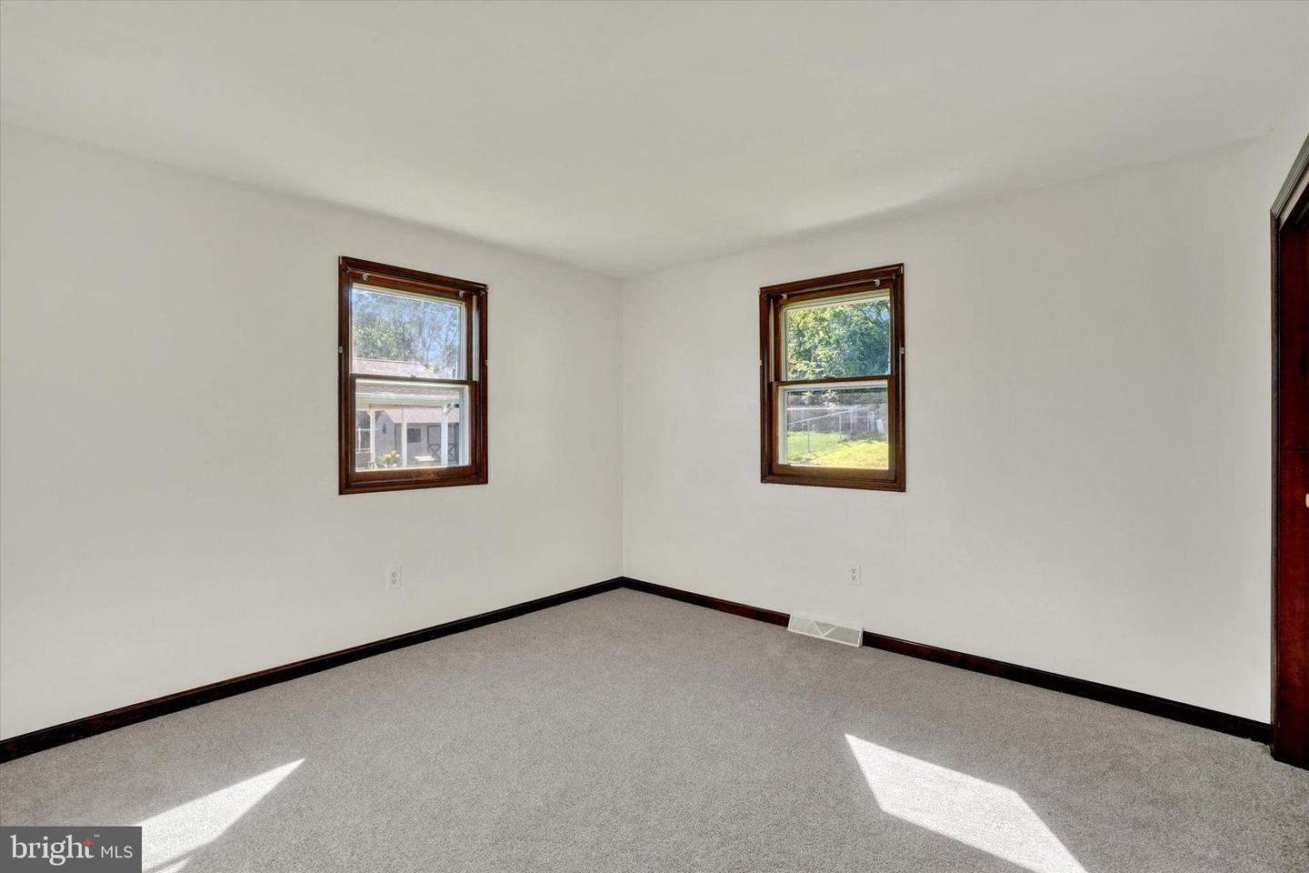 3490 Kingston Rd Property Photo 13