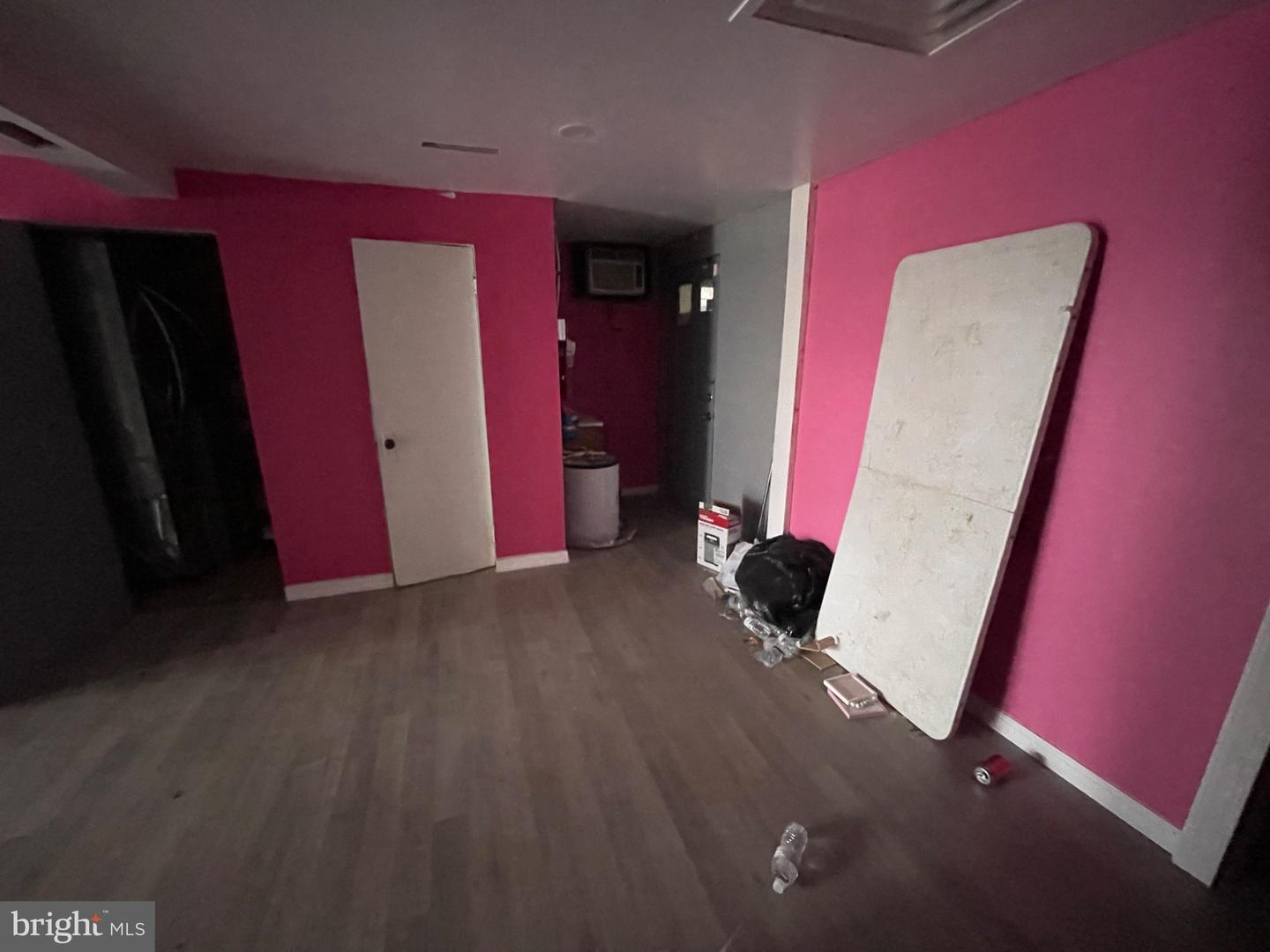 667 E Market St Property Photo 5