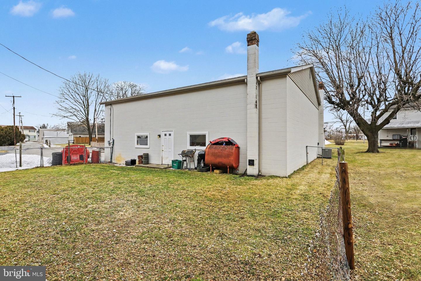 719 Frederick St Property Photo 21