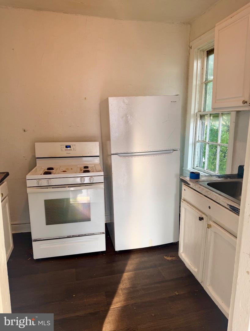 238 S Pershing Ave Property Photo 19