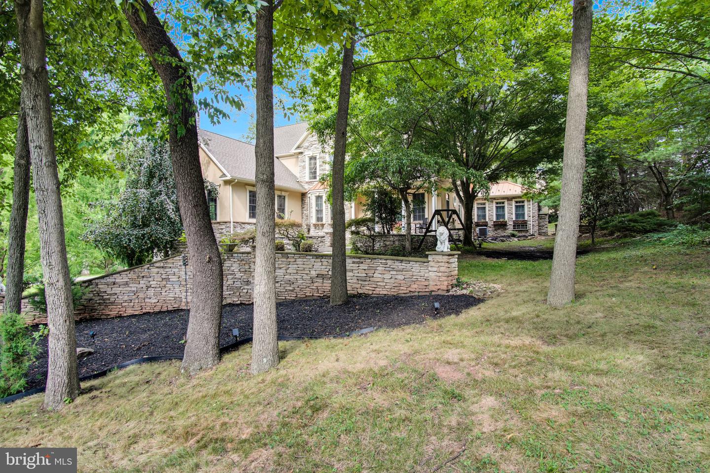 2250 Baker Rd Property Photo 7