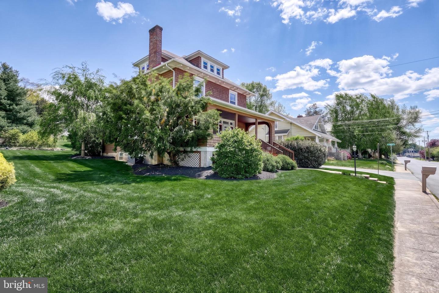 19 S Constitution Ave Property Photo 8