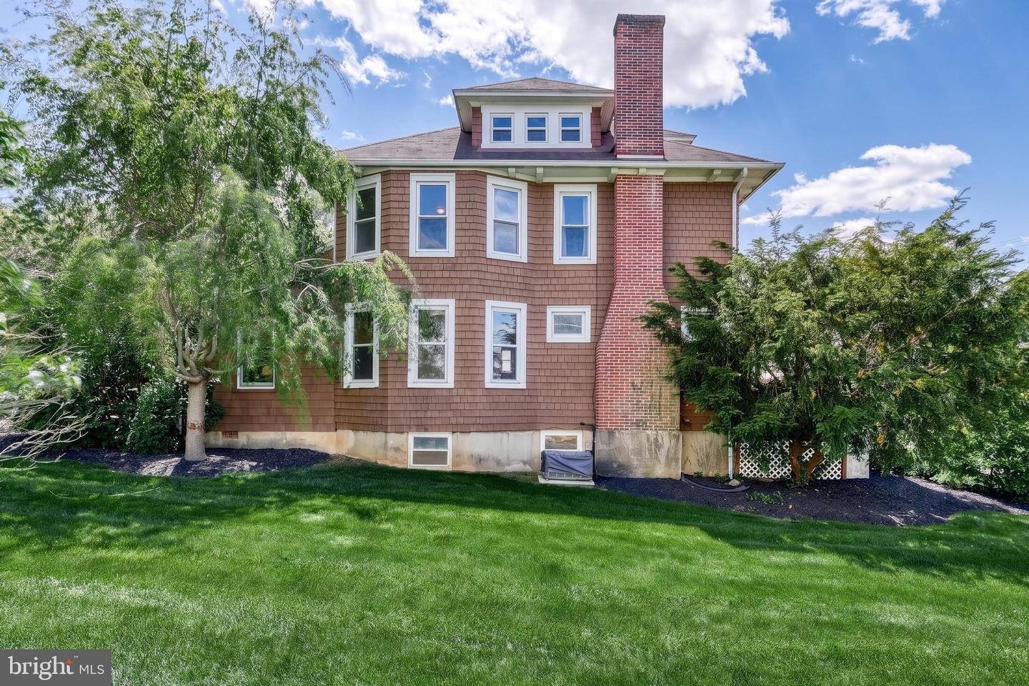 19 S Constitution Ave Property Photo 10