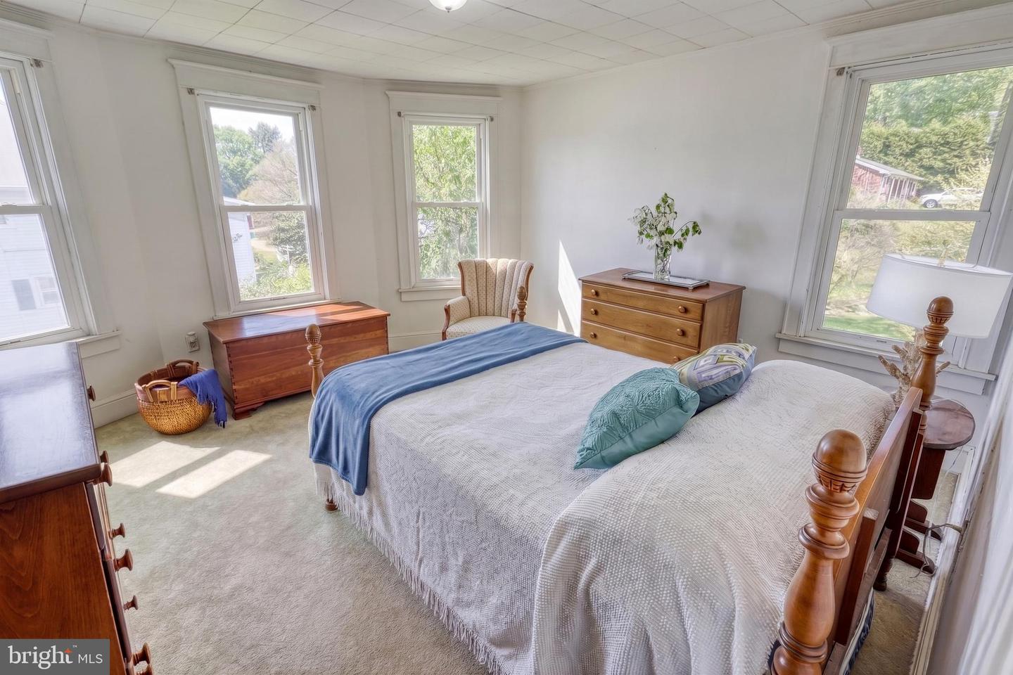 19 S Constitution Ave Property Photo 45