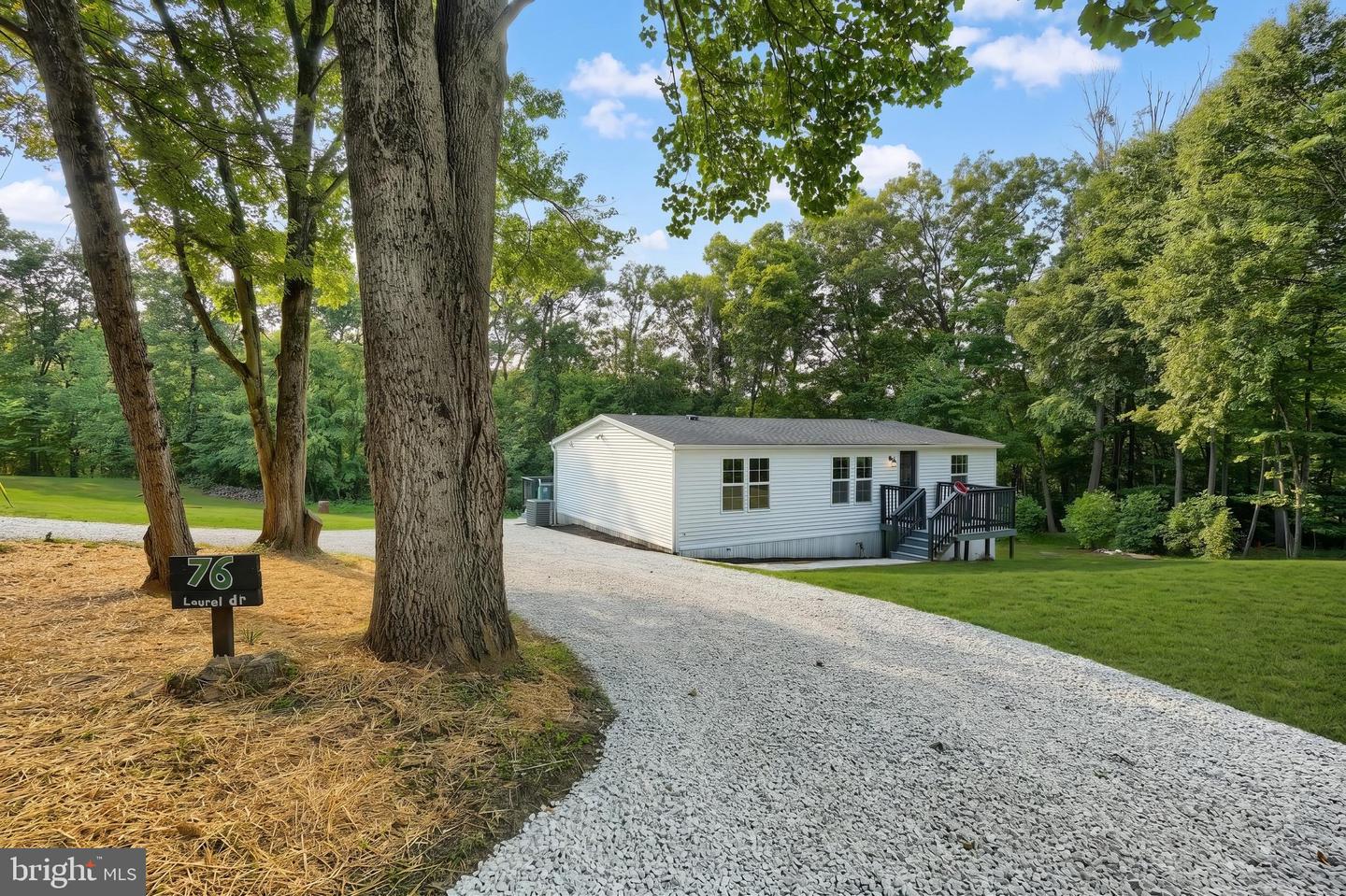 76 LAUREL DR
