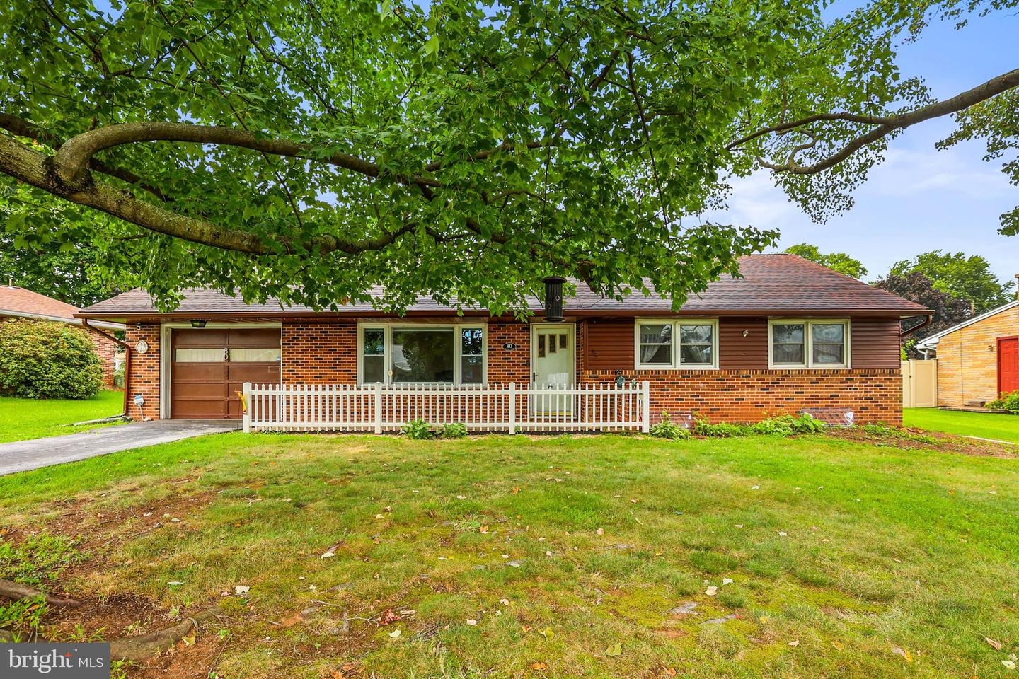 80 Cottage Dr Property Photo 1