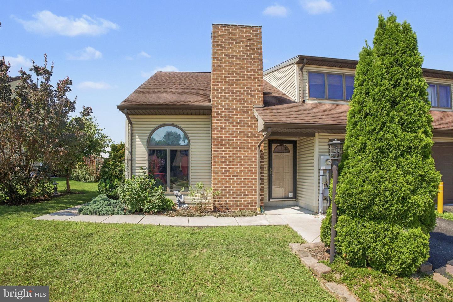 1122 Roosevelt Ct Property Photo 1