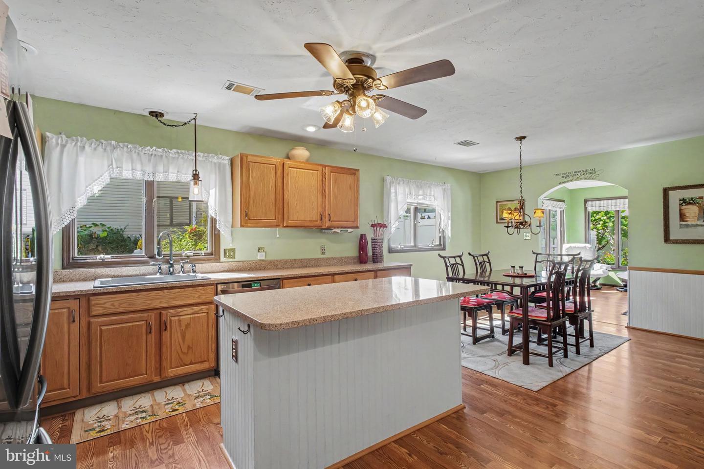 1122 Roosevelt Ct Property Photo 7