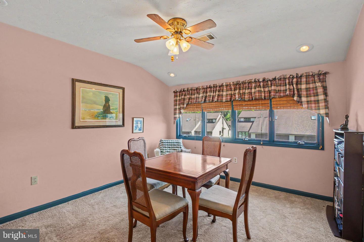 1122 Roosevelt Ct Property Photo 16