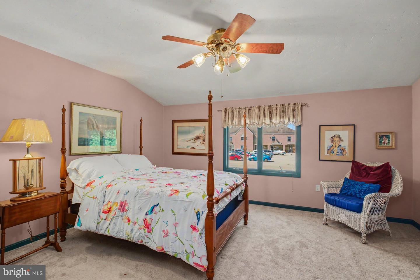 1122 Roosevelt Ct Property Photo 17