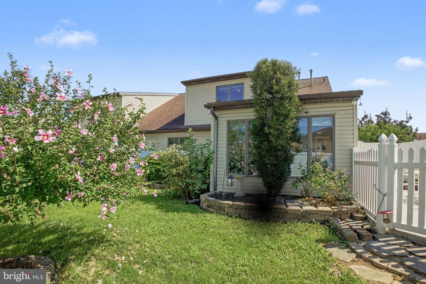1122 Roosevelt Ct Property Photo 24