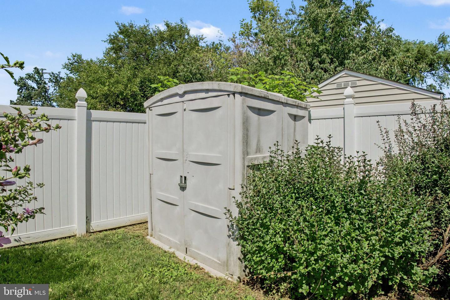 1122 Roosevelt Ct Property Photo 25