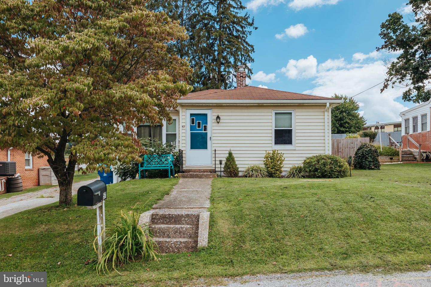 57 2nd St Property Photo 1