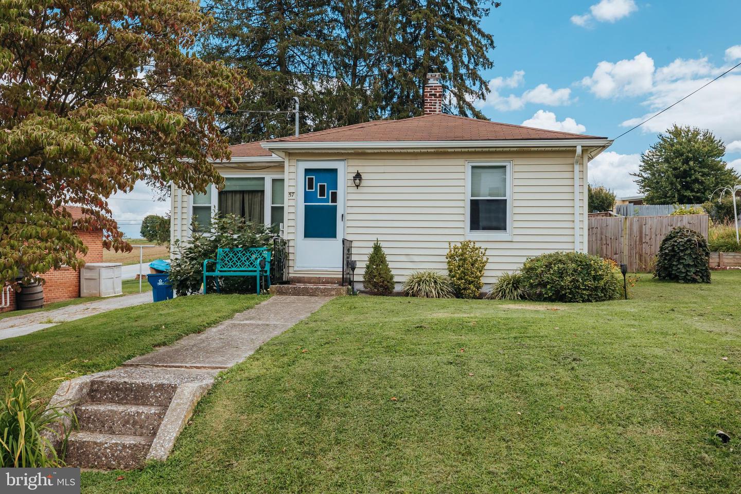 57 2nd St Property Photo 2