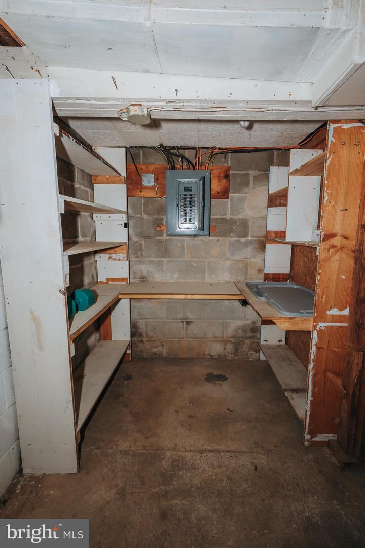 57 2nd St Property Photo 33
