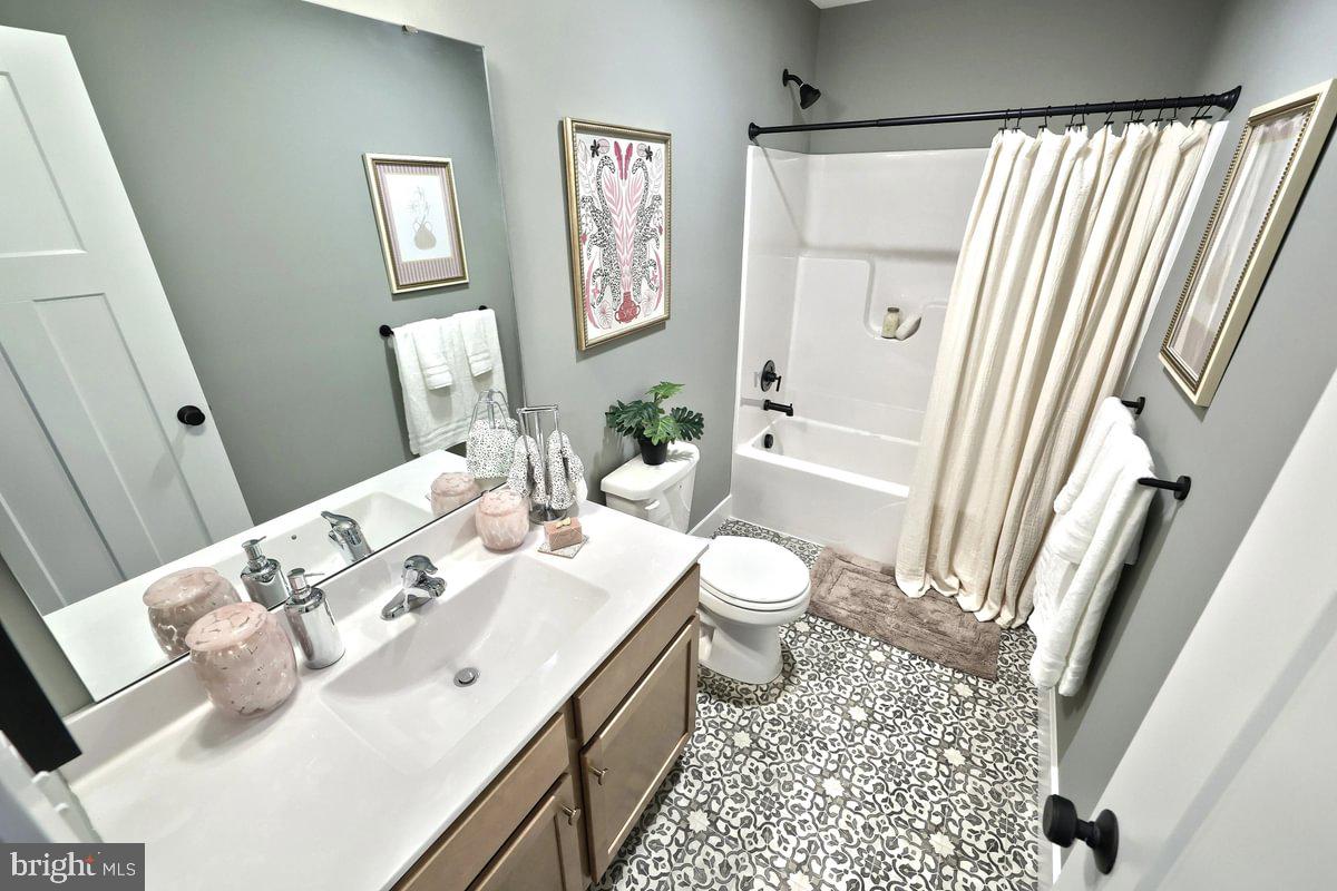 Beacon Pointe Plan At Donwood Estates Property Photo 22