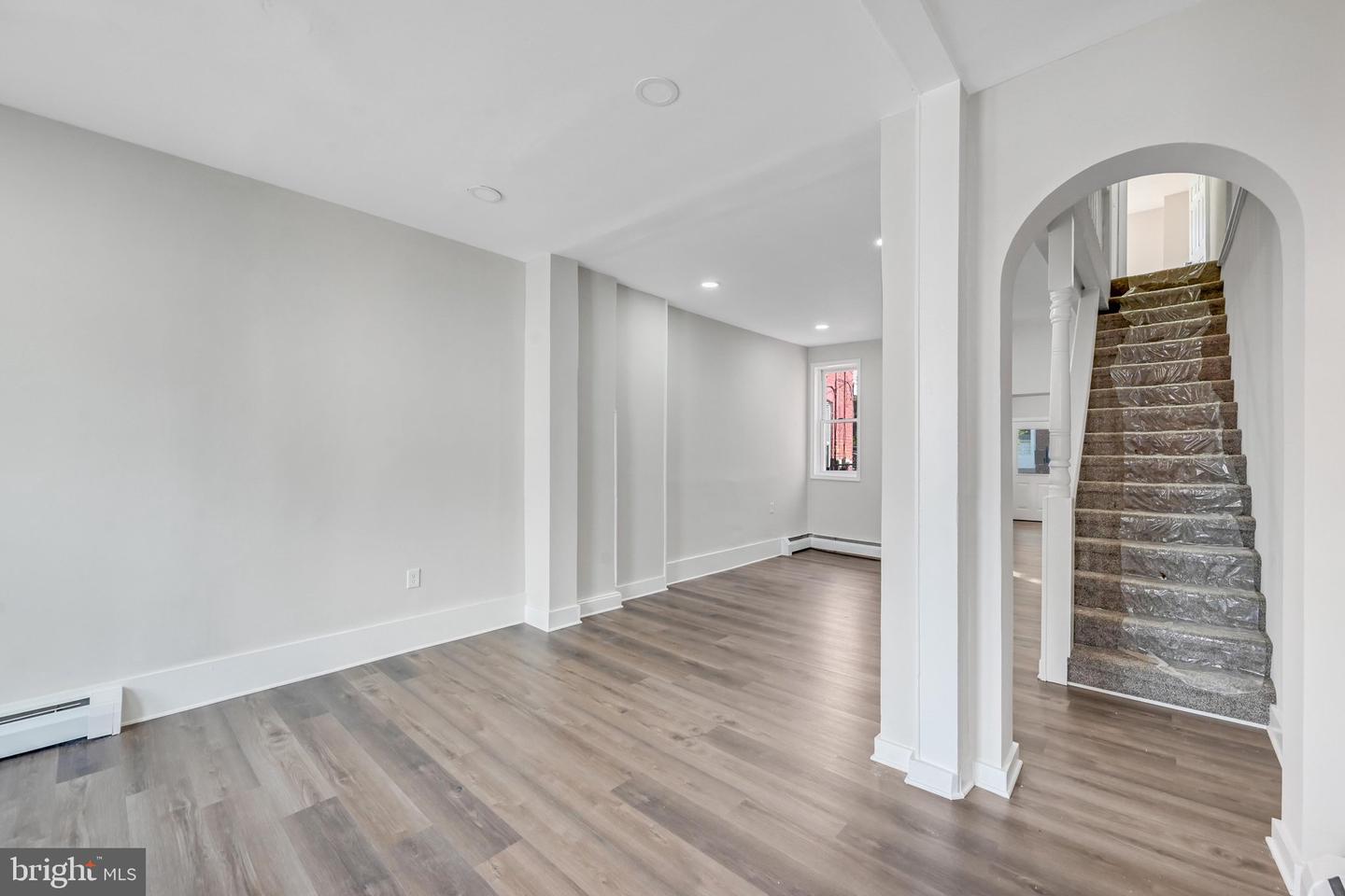527 S Duke St Property Photo 5