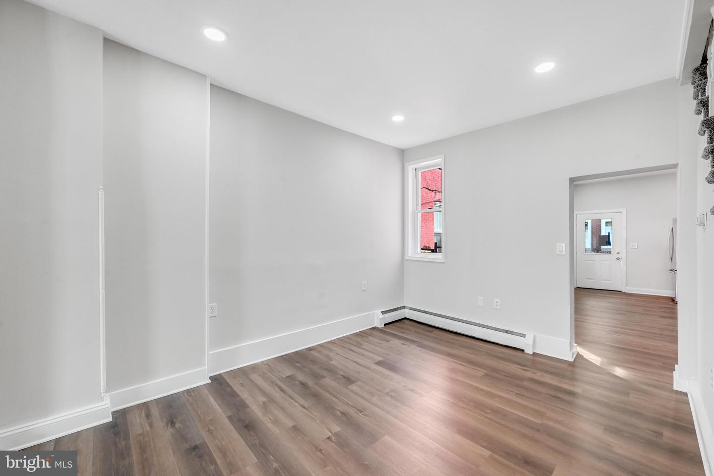 527 S Duke St Property Photo 9
