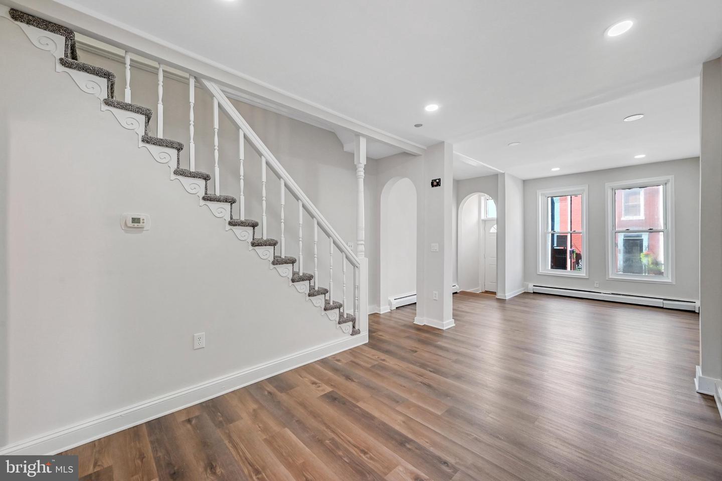 527 S Duke St Property Photo 10