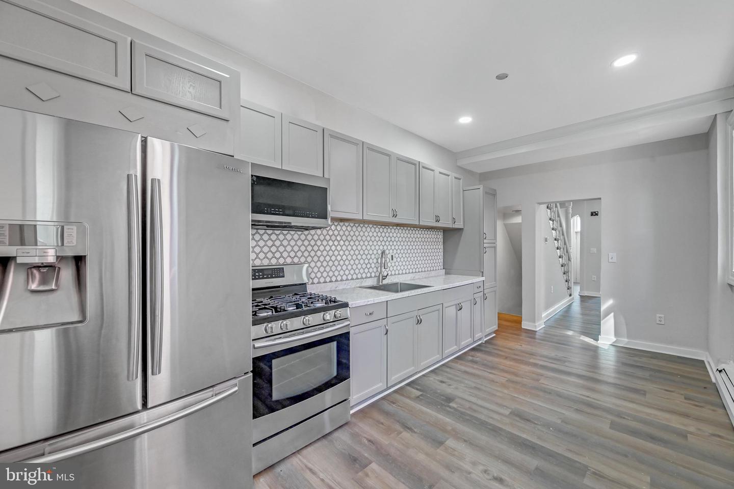 527 S Duke St Property Photo 12