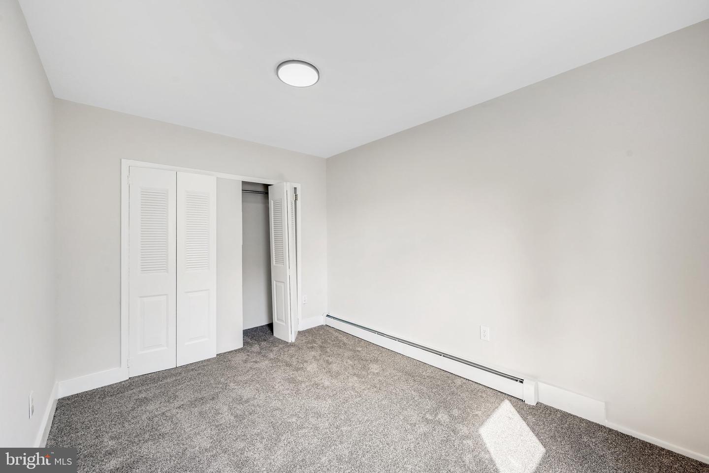 527 S Duke St Property Photo 23