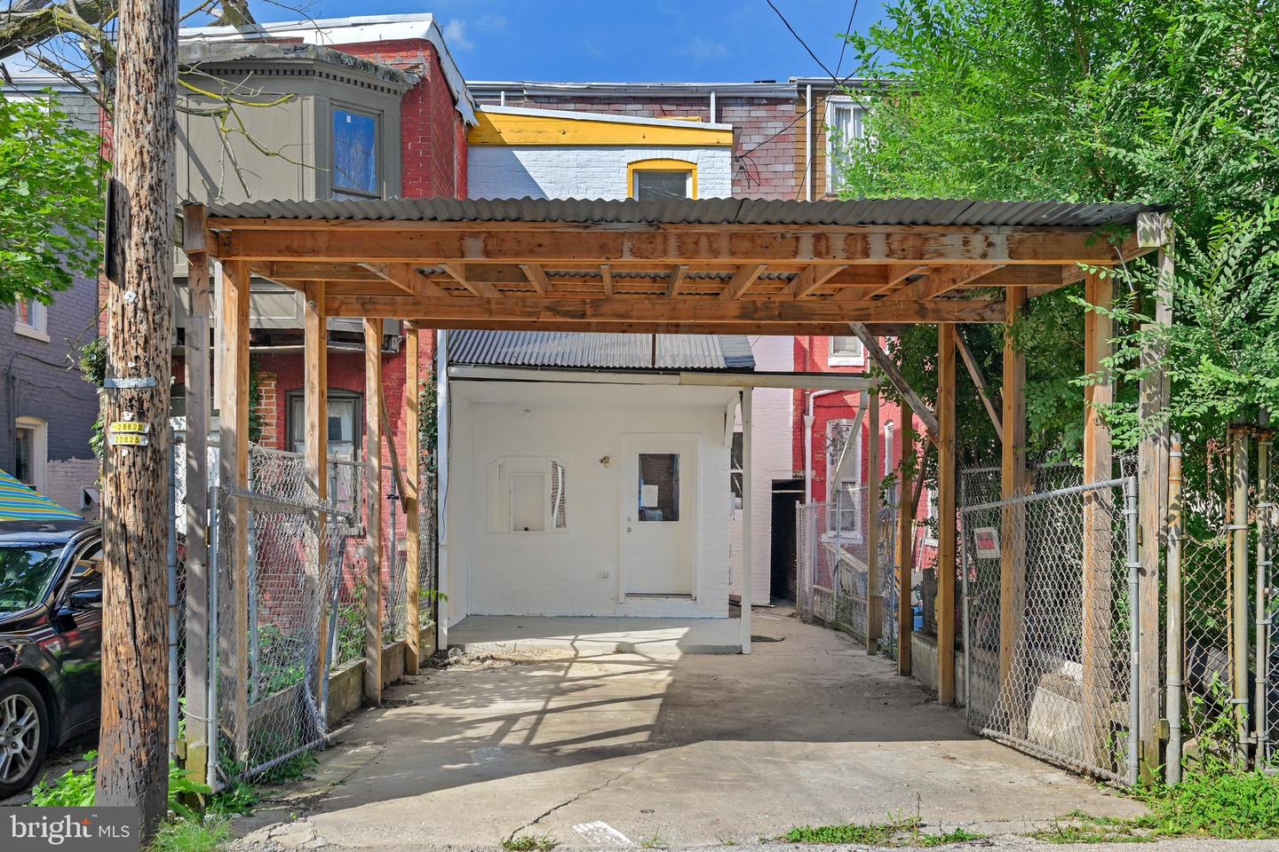 527 S Duke St Property Photo 37
