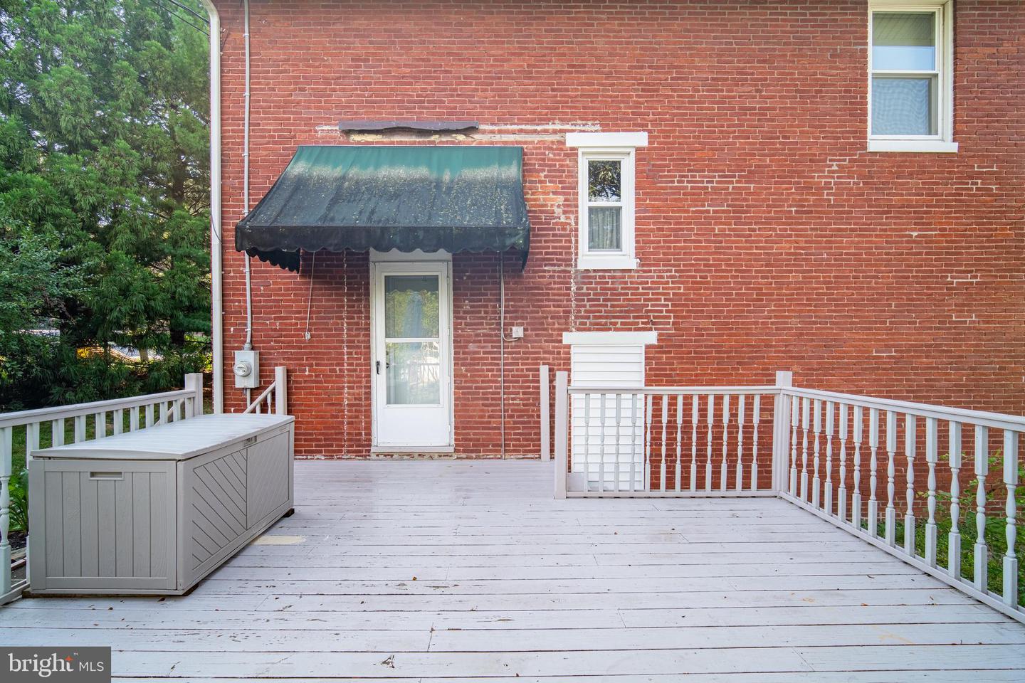 455 Madison Ave Property Photo 7