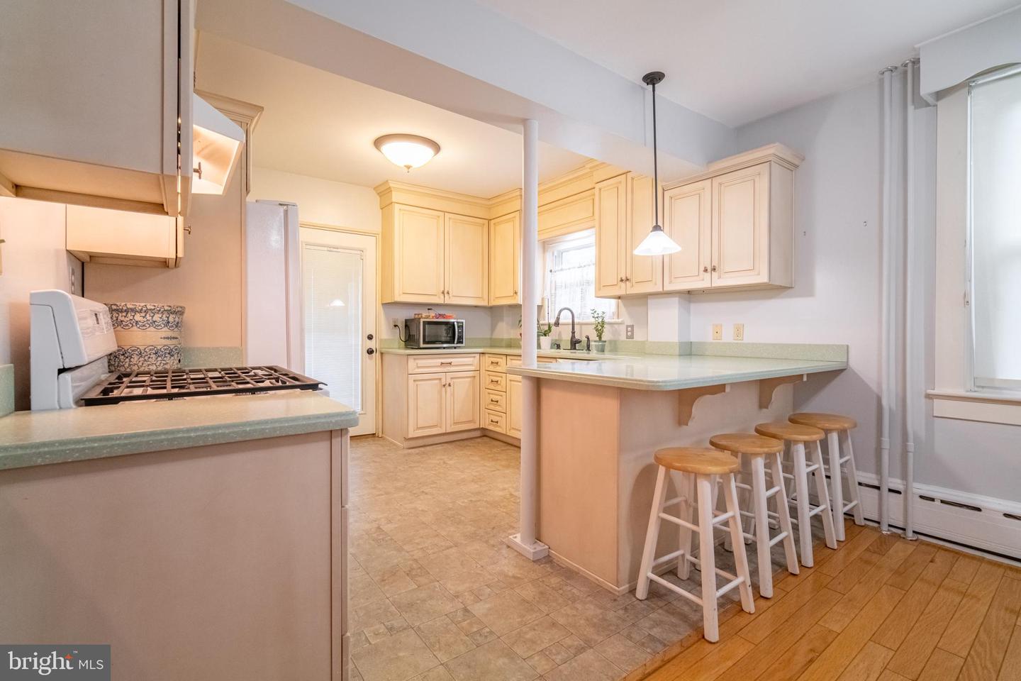 455 Madison Ave Property Photo 15