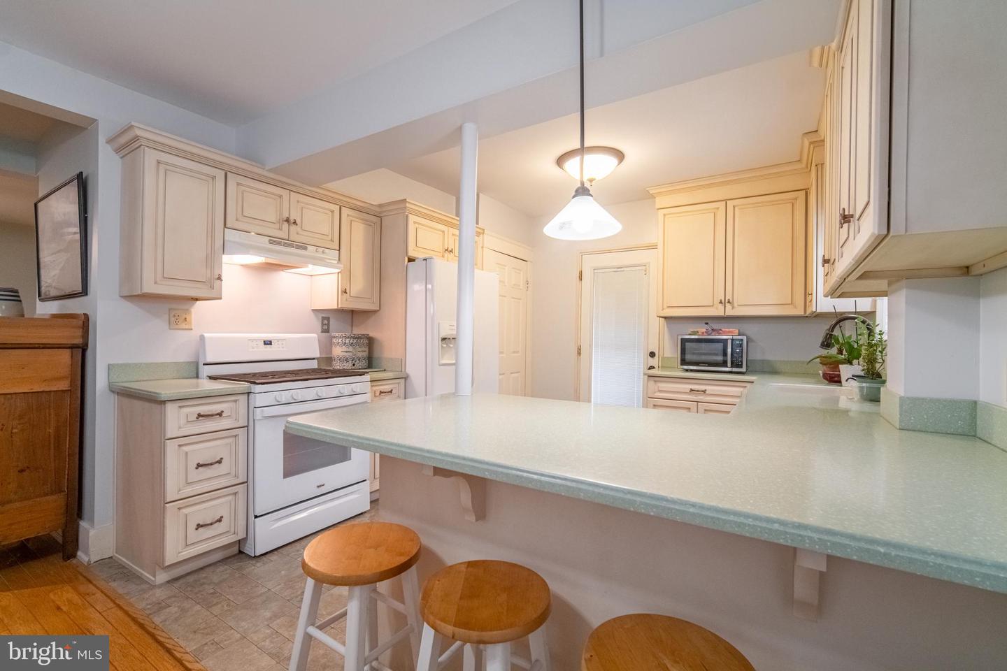 455 Madison Ave Property Photo 16