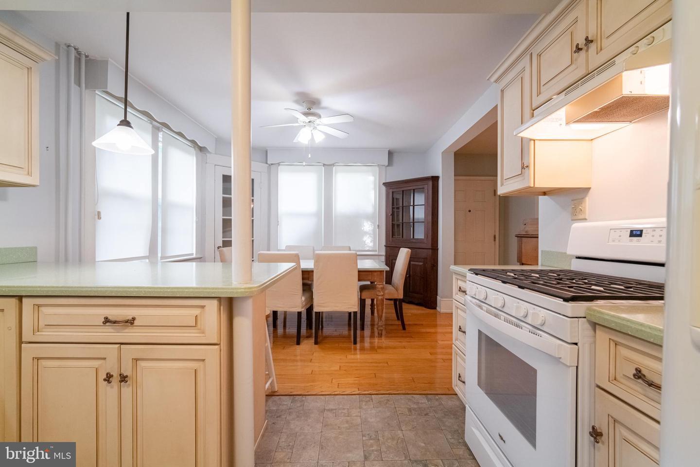 455 Madison Ave Property Photo 17