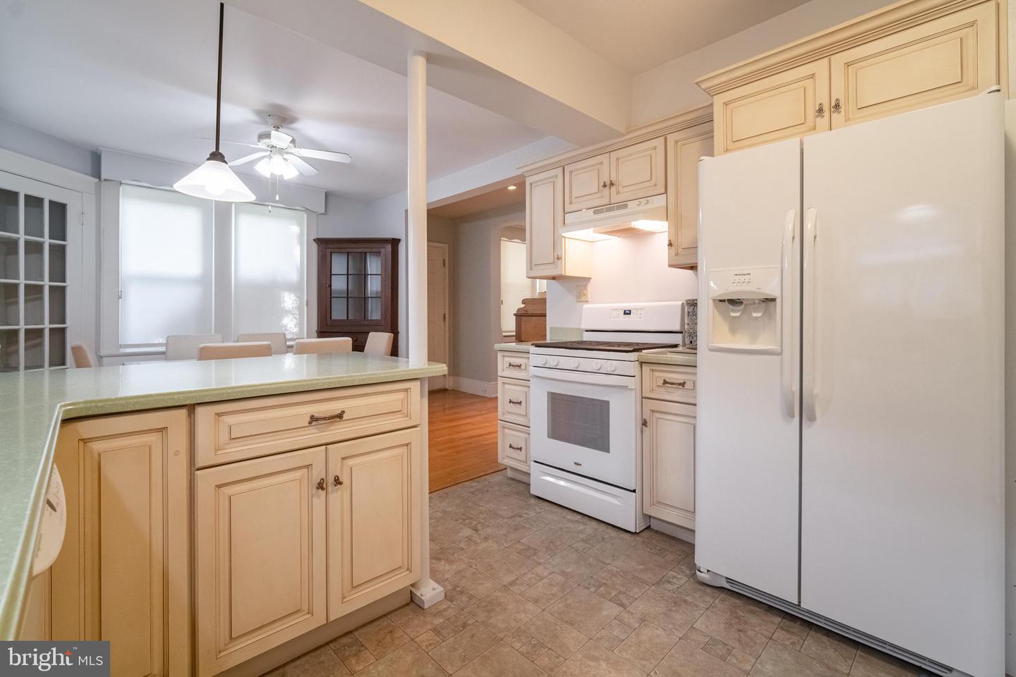 455 Madison Ave Property Photo 18
