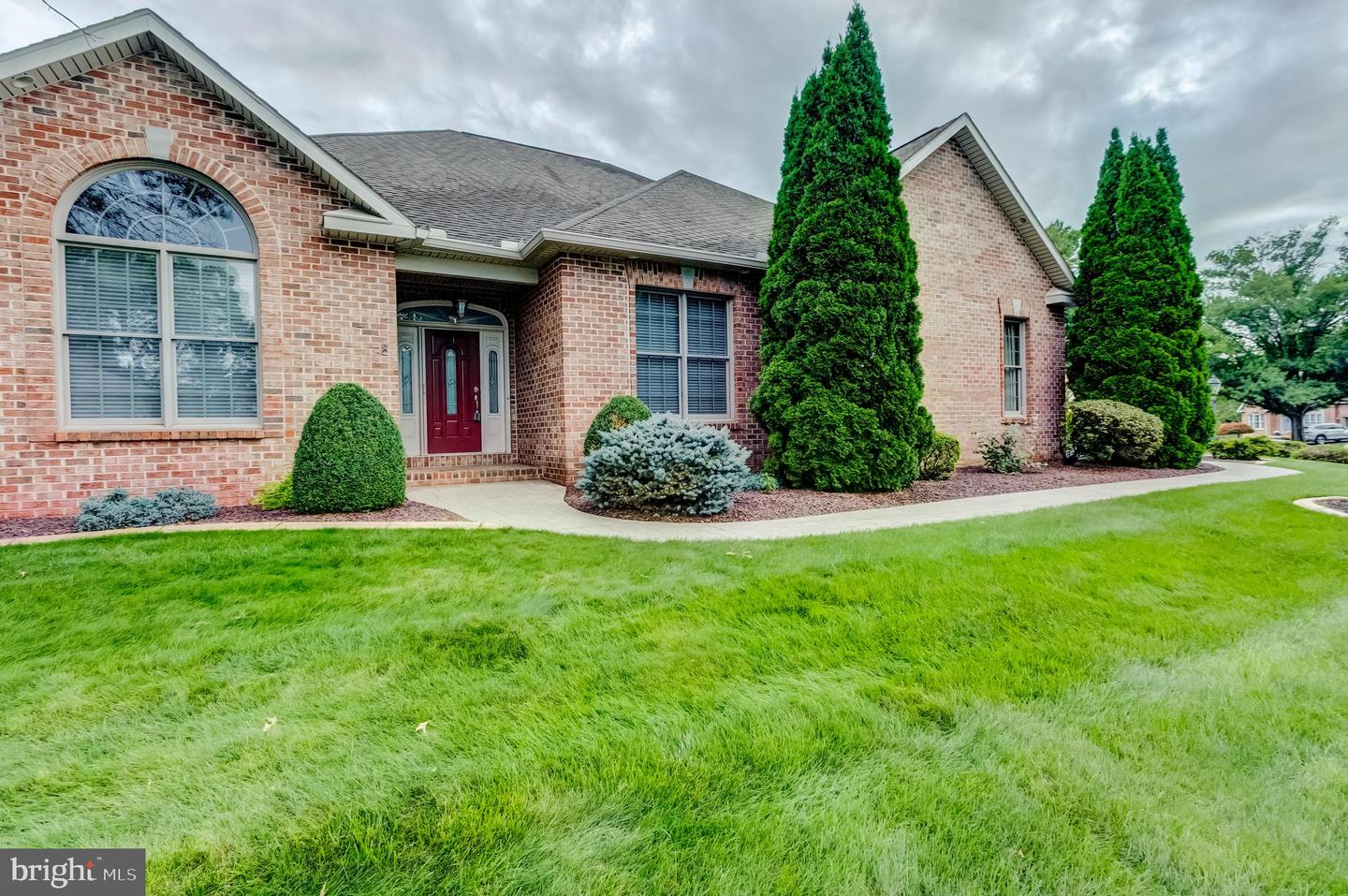 108 PIN OAK DR