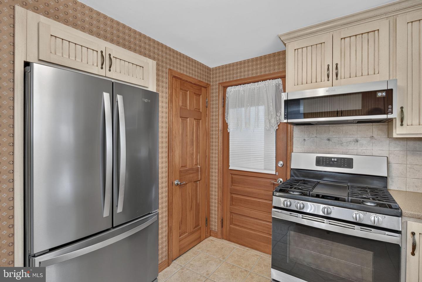 2274 Maple Rd Property Photo 17