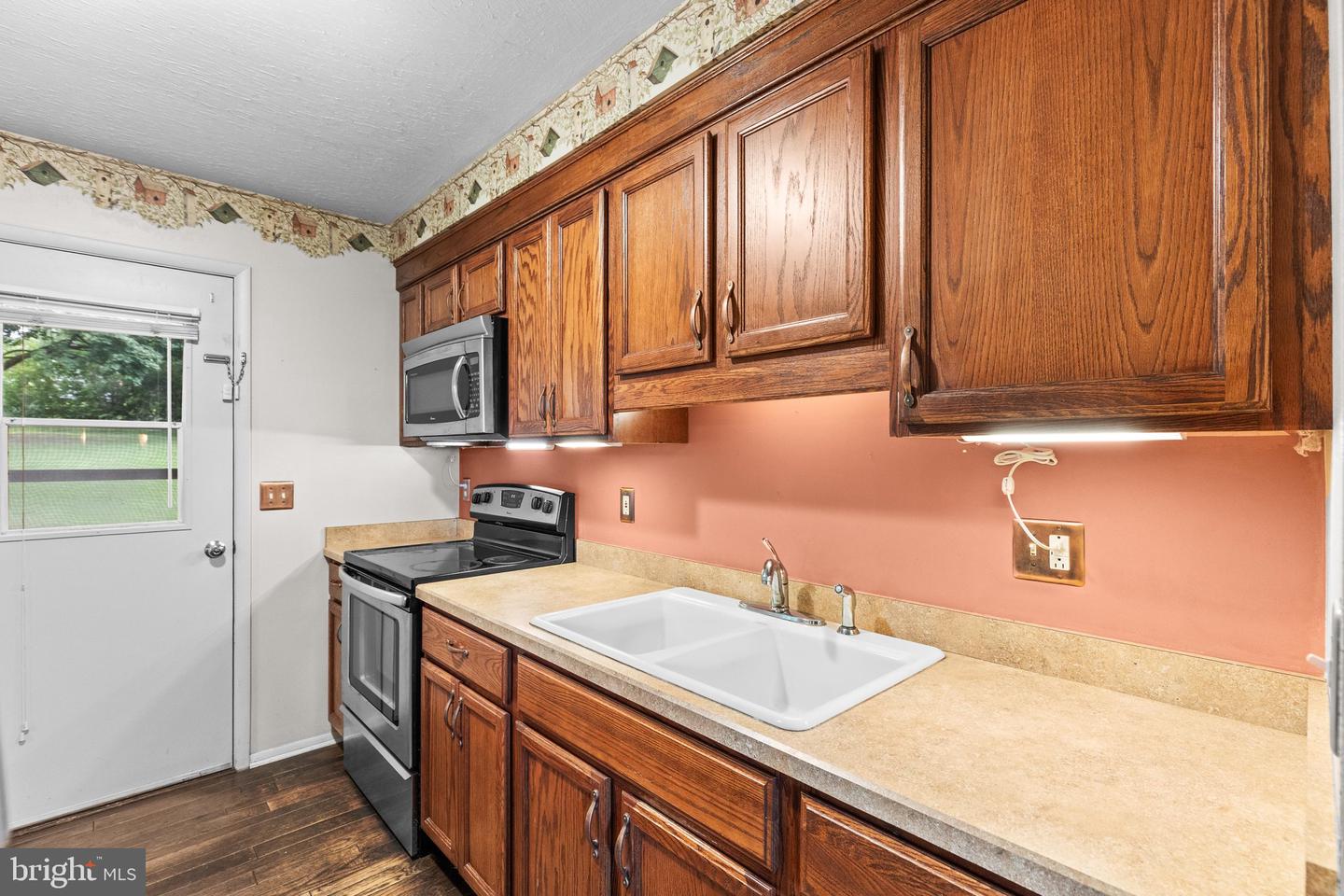 182 Claremont Dr Property Photo 12