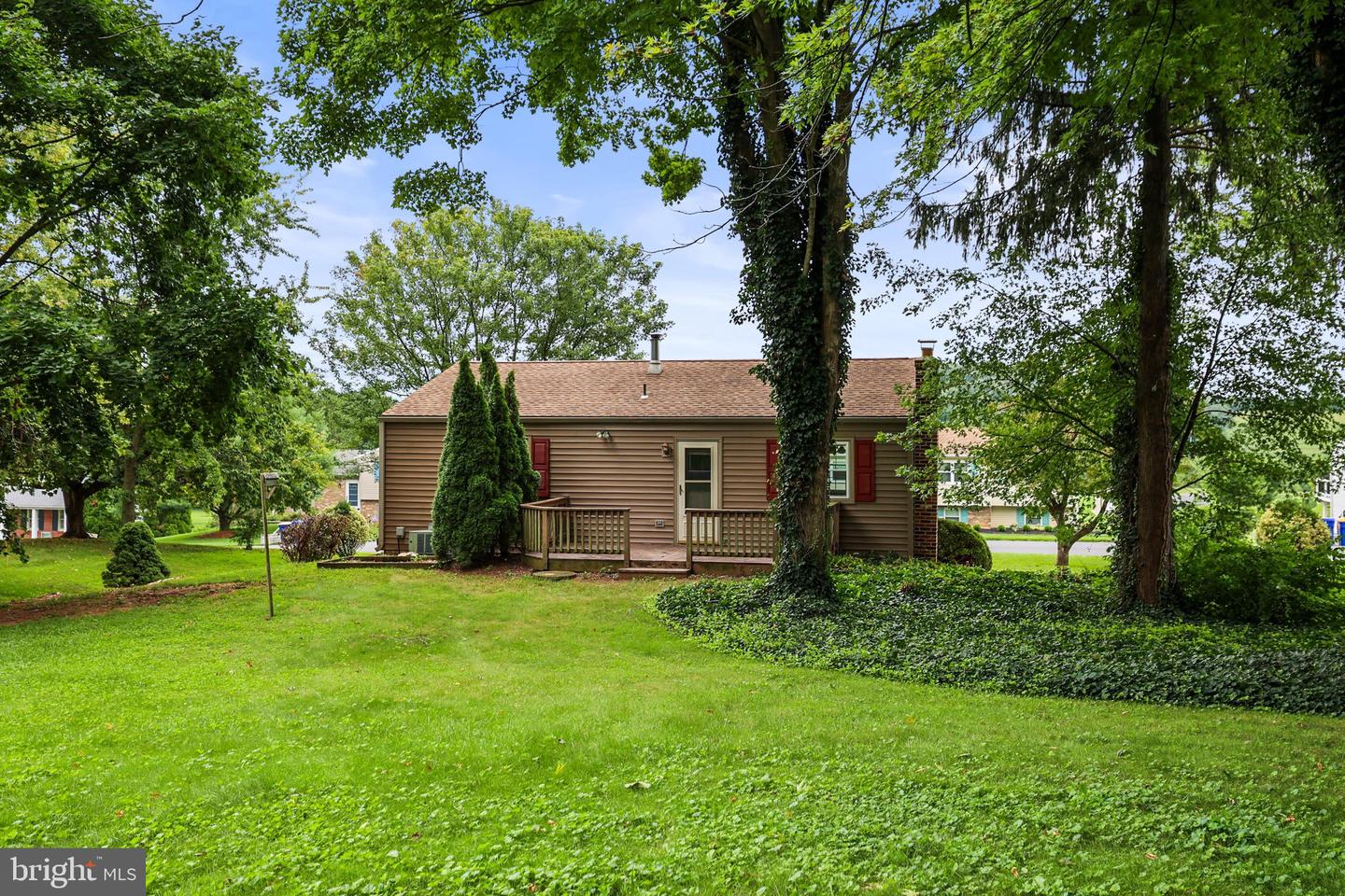 182 Claremont Dr Property Photo 27