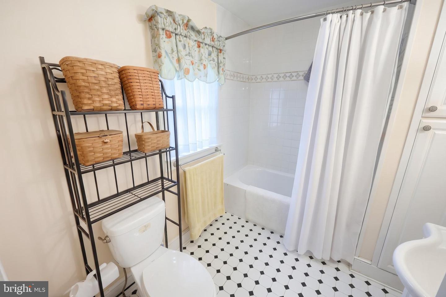 272 Frederick St Property Photo 14