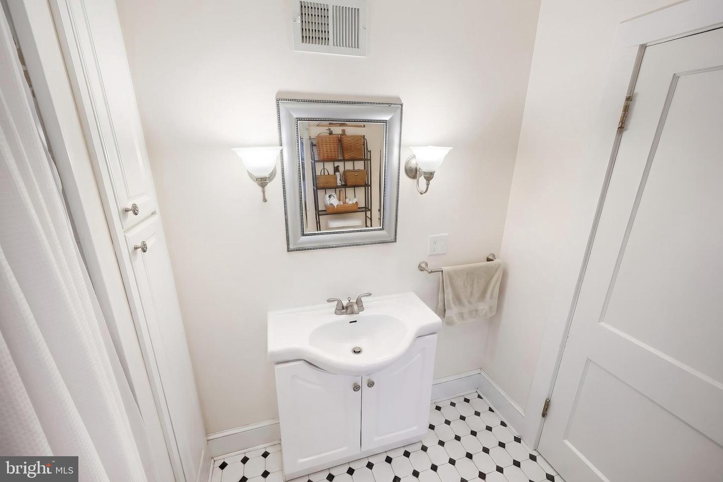 272 Frederick St Property Photo 15