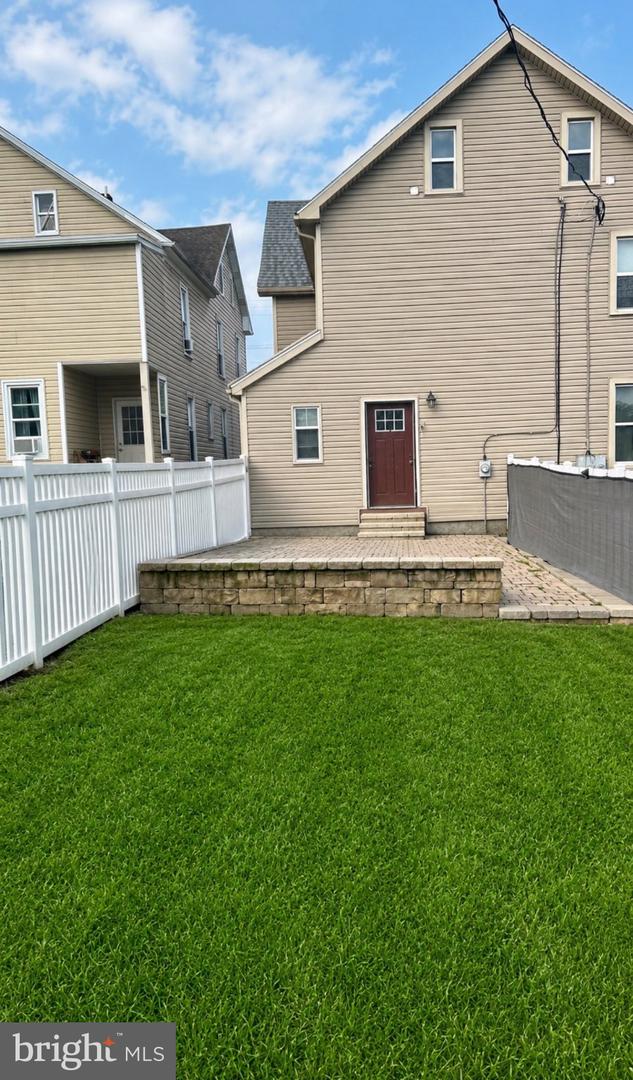 471 HIGH ST Property Photo 1