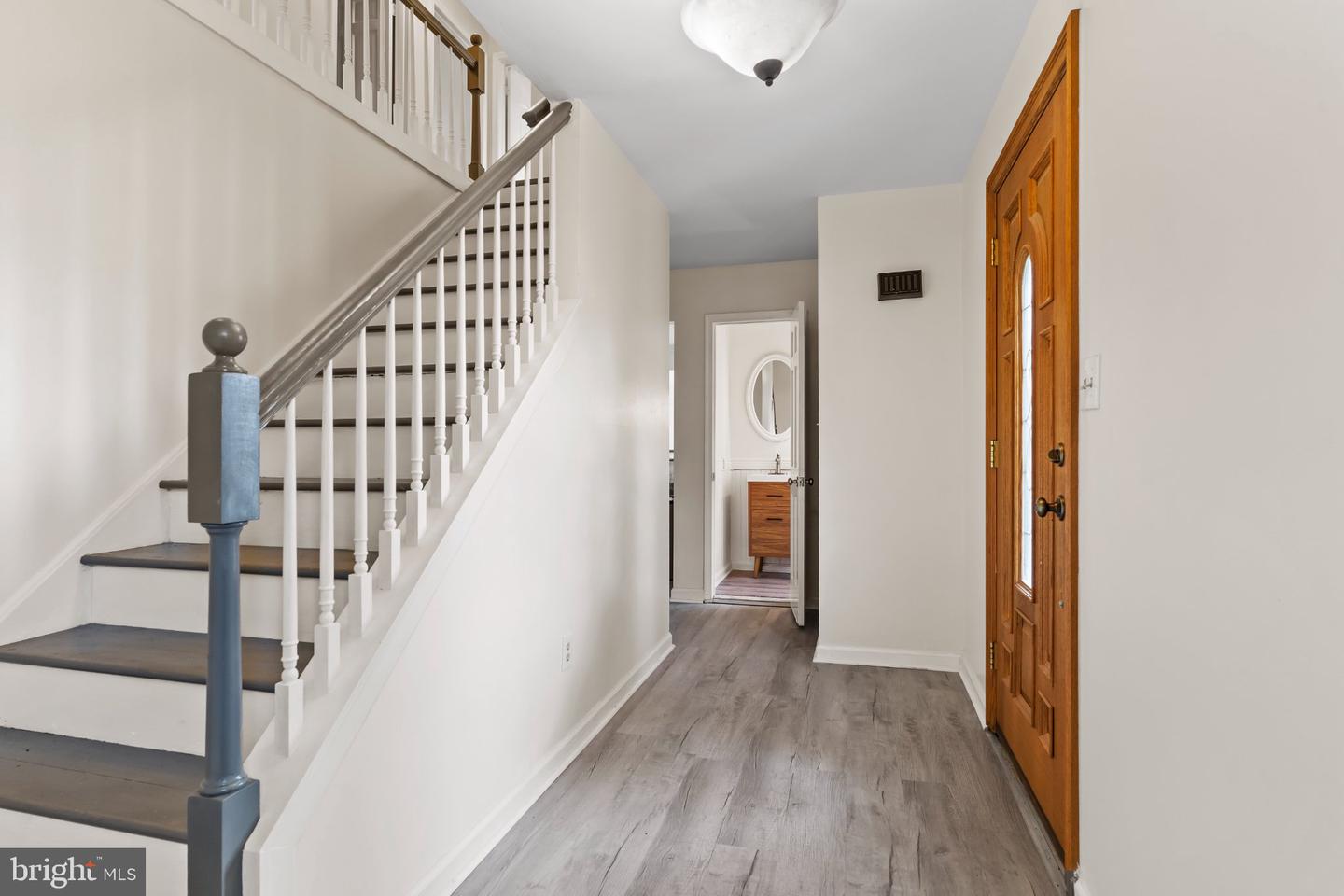 8 Holly Dr Property Photo 3