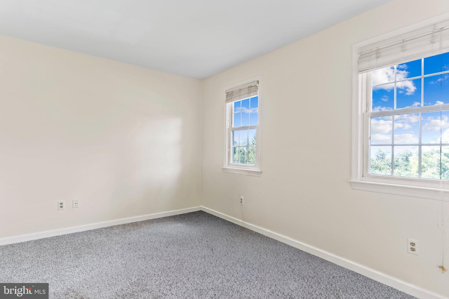 8 Holly Dr Property Photo 24