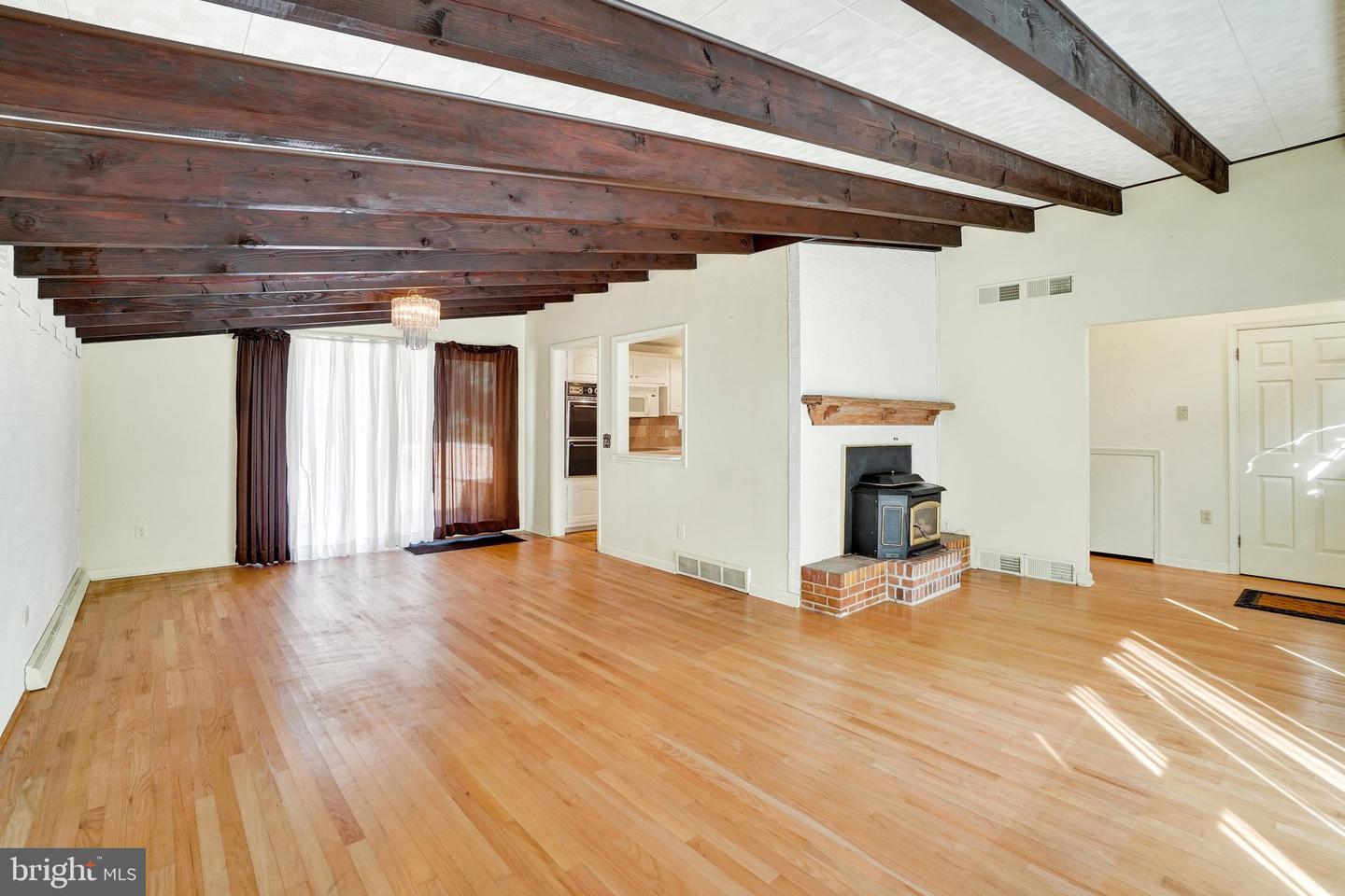 4174 Wilshire Dr Property Photo 7