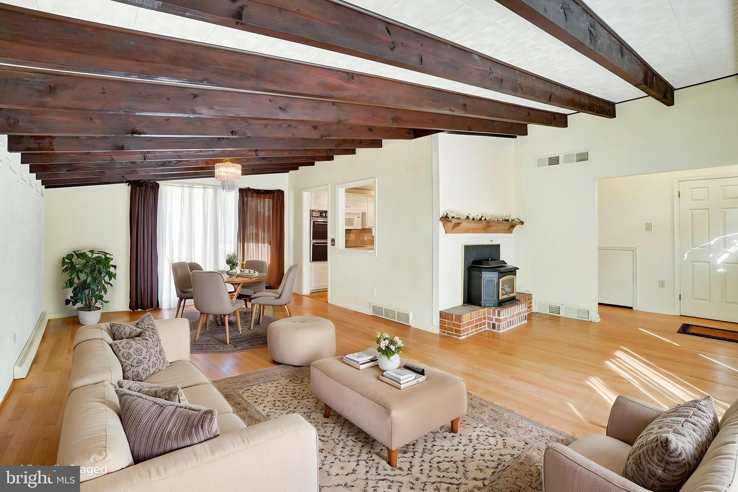 4174 Wilshire Dr Property Photo 8