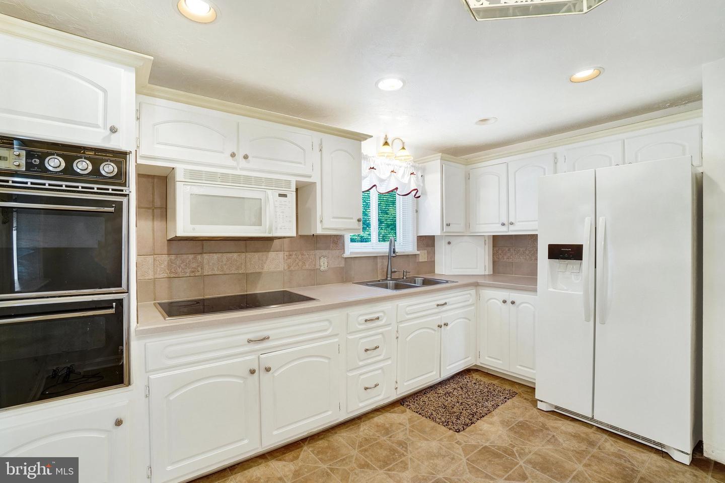 4174 Wilshire Dr Property Photo 12