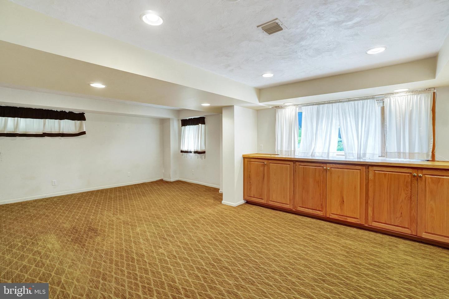 4174 Wilshire Dr Property Photo 23