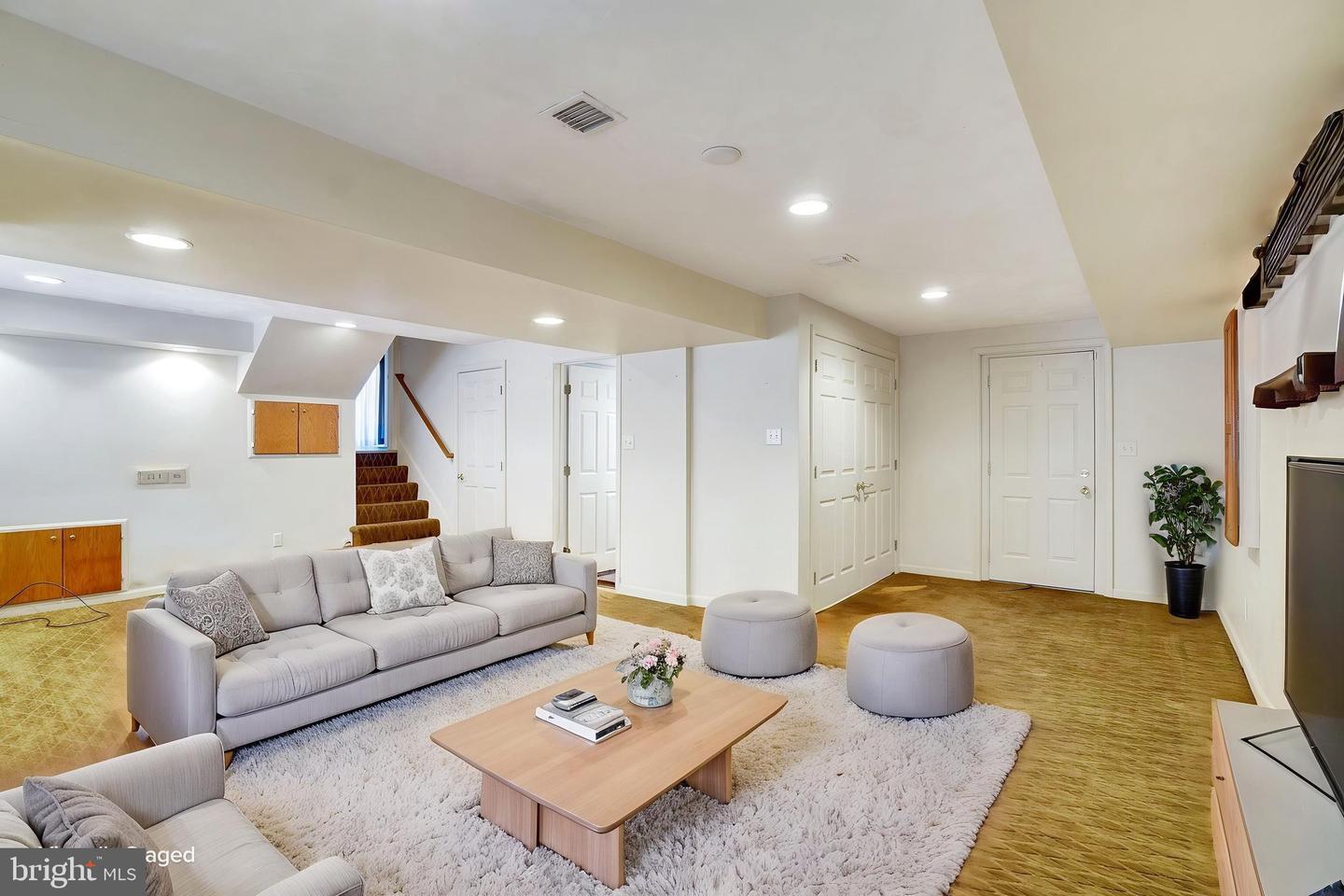 4174 Wilshire Dr Property Photo 24